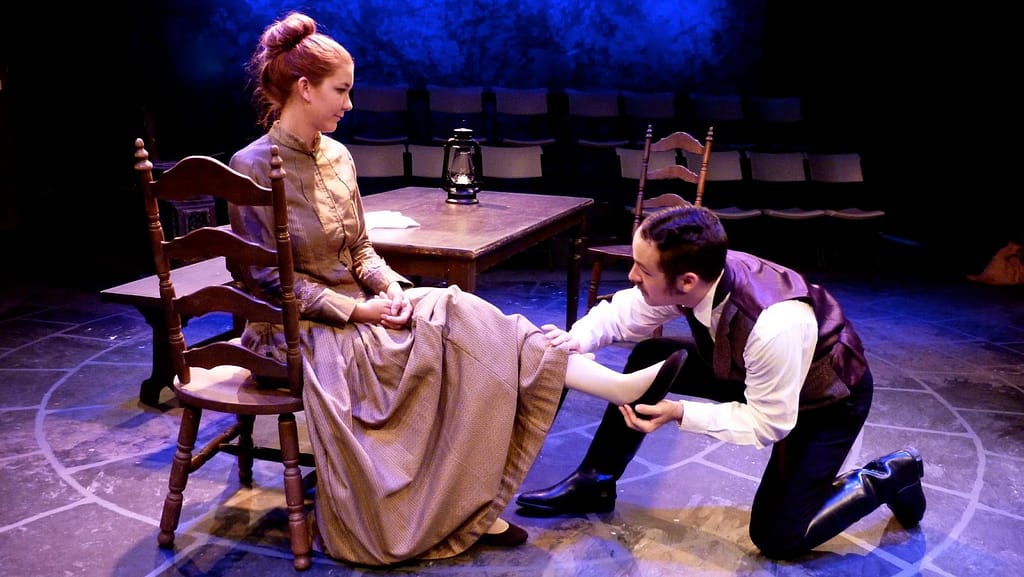 الآنسة جولي