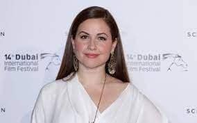 ريا أبي راشد مذيعة إم بي سي