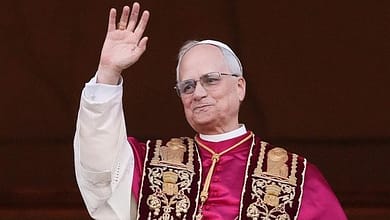 بابا الفايكان والحرب في إيران